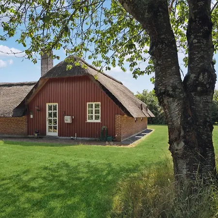 Awesome In Ulfborg With Kitchen Dom wakacyjny Fjand Gårde
